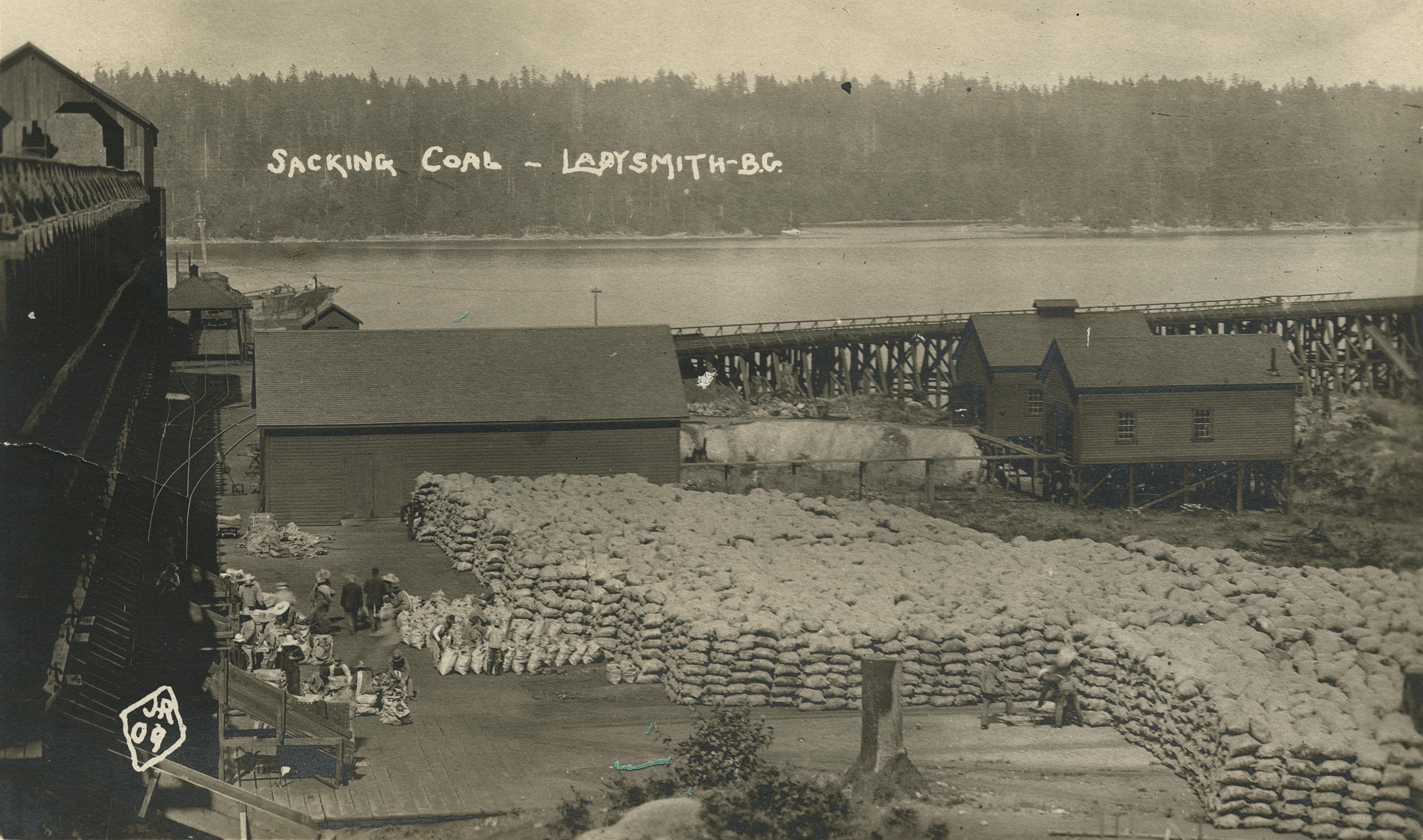 Sacking coal, Ladysmith B.C. | 1910 Sacking coal, Ladysmith B.C.